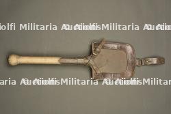 Pelle individuelle allemande avec étui précoce. German entrenching shovel with early carrier