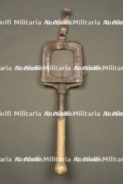 Pelle individuelle allemande avec étui précoce. German entrenching shovel with early carrier — photo 4