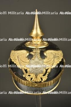 Casque à pointe d'un sous officier supérieur de la Garde. Pickelhaube of a senior NCO of the Guard