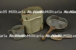 Gamelle, quart et couverts allemands. German mess tin, drinking cup and cutlery set — photo 1