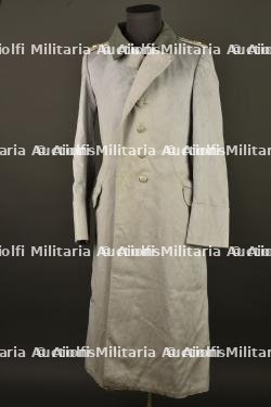 Paletot d'officier d'aviation allemande. German aviation officer’s greatcoat. — photo 1