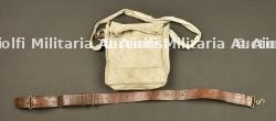 Ceinturon canadien Oliver Pattern et sacoche SBR pour masque anti-gaz. Canadian Oliver Pattern belt and SBR pouch for gas mask