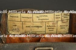 Deux sacoches d'infirmier allemand. Two German medic pouches. — miniature 6