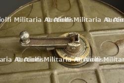 Deux chargeurs tambour de MG08-15 dans leur caisse. Two MG08-15 drum magazines in their transport case. — miniature 3