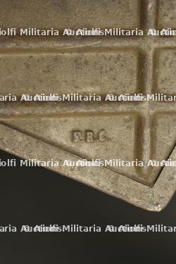 Deux chargeurs tambour de MG08-15 dans leur caisse. Two MG08-15 drum magazines in their transport case. — photo 7