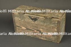 Deux chargeurs tambour de MG08-15 dans leur caisse. Two MG08-15 drum magazines in their transport case. — miniature 8