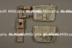 Porte manche d'outil anglais en cuir pattern 1914 et cartouchières. British Pattern 1914 leather helve carrier and ammunition pouches