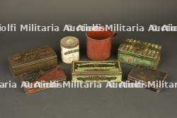 Lot de 6 boîtes anglaises et un quart. Lot of 6 British tins and one mug