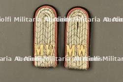 Paire de pattes d'épaule d'un officier de Minen Werfer bavarois. Pair of shoulder straps of a Bavarian Minenwerfer officer. — photo 1