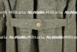 Capote allemande feldgrau M1915 d'un artilleur bavarois. German feldgrau Model 1915 greatcoat of a Bavarian artilleryman. — miniature 10