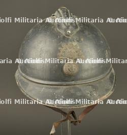 Casque Adrian 1915 infanterie. Model 1915 Adrian helmet for infantry.