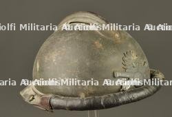 Casque Adrian artillerie spéciale 1918. Model 1918 Adrian helmet for special artillery.