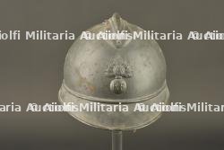 Casque Adrian 1915 infanterie. Model 1915 Adrian helmet for infantry.