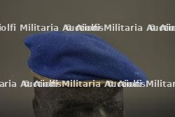 Béret para métro trois parties. Three-piece metropolitan paratrooper beret.