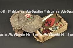 Souvenirs et prises de guerre du soldat Roux. Souvenirs and battlefield captures belonging to soldier Roux.