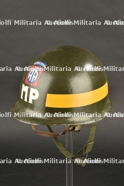 Reproduction de casque parachutiste. — miniature 12