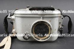 Boîtier d'appareil photo et jauge de profondeur de plongeur russe et container. Russian diver’s underwater camera housing — photo 2