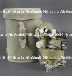 Théodolite de l'armée française. French Army theodolite. — photo 1