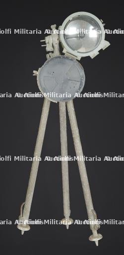 Lampe de signalisation morse WH. WH Morse signalling lamp. — photo 8