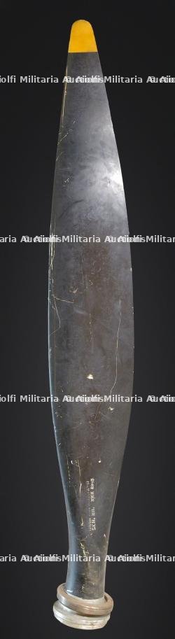 Pale d'avion à identifier. Unidentified aircraft propeller blade