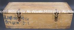 Caisse 100 cartouches 2 cm Flak.30/38. Crate for 100 rounds of 2 cm Flak 30/38 ammunition.