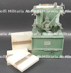 Machine pour la filtration d'eau. Water filtration unit