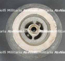 Roue de train d'atterrissage d'avion LW. Luftwaffe aircraft landing gear wheel.