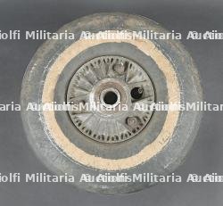 Roue de train d'atterrissage d'avion LW. Luftwaffe aircraft landing gear wheel.