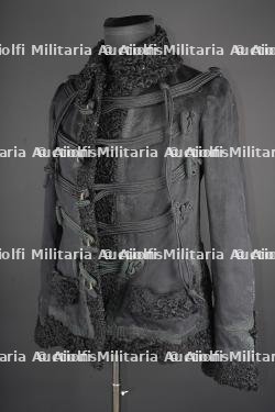 Pelisse d'officier en astracan. Officer’s astrakhan pelisse.