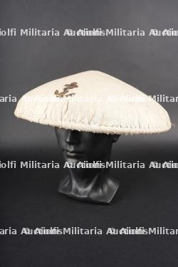 Salako d'officier indigène. Indigenous officer’s salacco.