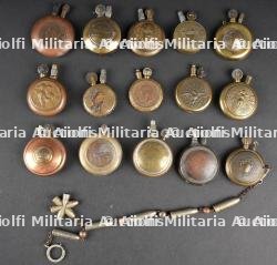 Lot artisanat de tranchées briquets. Lot of trench-art lighters