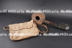 Mandoline de poilu. Poilu mandolin