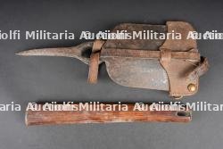 Outil pelle pioche Seurre. Seurre entrenching tool (shovel-pickaxe)