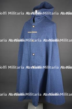 Manteau à capuchon. Hooded greatcoat