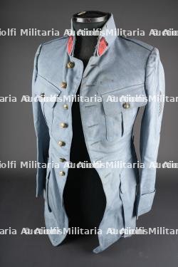 Vareuse bleu horizon d'un Capitaine du 196e d'Artillerie. Horizon blue tunic of a captain, 196th Artillery Regiment