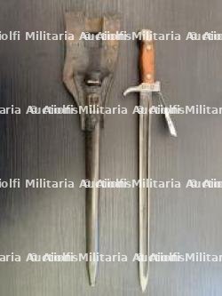 Baionnette Berthier M1892 avec porte fourreau riveté. Berthier M1892 bayonet with riveted frog