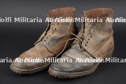 Paire de brodequins 1917. Pair of 1917 ankle boots