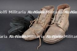 Paire de brodequins 1917. Pair of 1917 ankle boots