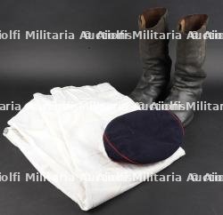 Mutze prussienne, caleçon du BA II et paire de bottes. Prussian Mütze, BA II undergarment and pair of boots