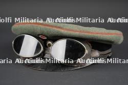 Casquette de sous officier de Pionnier prussien et lunettes. Prussian pioneer NCO visor cap with goggles