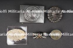 Lot bavarois boucle de ceinturon et insignes. Bavarian lot including belt buckle and insignia