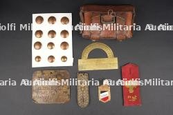 Lot d'équipements, insignes d'artilleur allemand. Lot of German artillery equipment and insignia