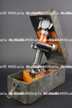 Visée d'artillerie Rundblick Fernrohr dans sa boîte. Rundblick-Fernrohr artillery sight in its case