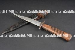 Poignard de combat allemand. German combat dagger.