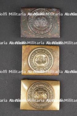 Lot de 3 boucles de ceinturon Saxe, Wurttemberg et Bavière. Lot of three belt buckles from Saxony, Württemberg, and Bavaria.