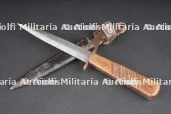 Poignard de combat allemand. German combat dagger.