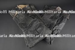 Lot de 2 pantalon-culottes en cuir. Lot of two leather riding breeches.