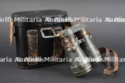 Belle paire de jumelles allemandes FG08 dans leur étui ersatz. Fine pair of German FG08 binoculars in ersatz case.