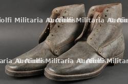 Paire de brodequins 1917. French 1917 boots. — photo 2