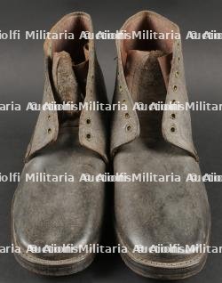 Paire de brodequins 1917. French 1917 boots. — photo 4